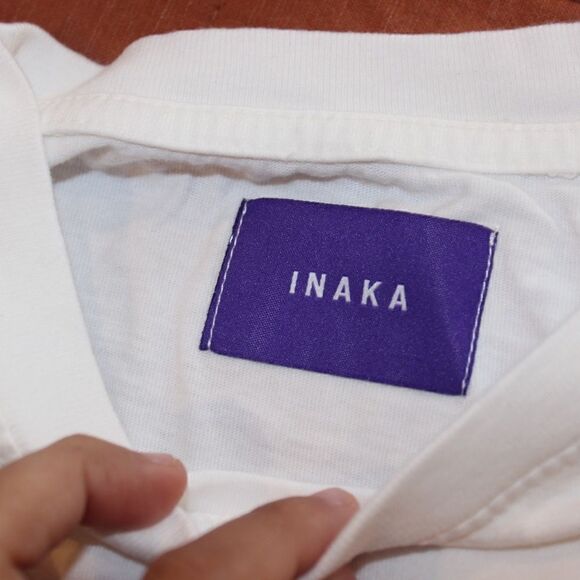NWOT INAKA white tee women/ men size Medium - Picture 7 of 10
